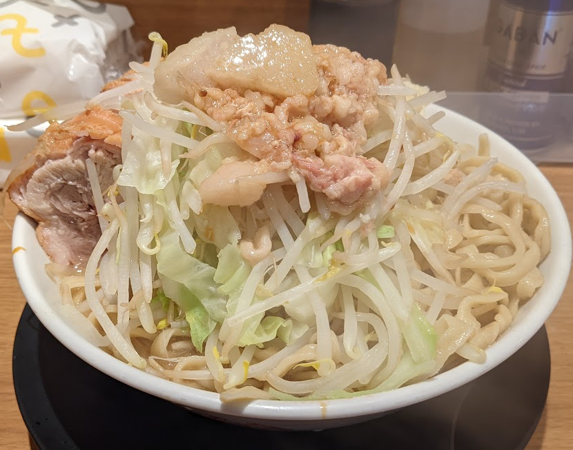 田舎に進出した二郎系ラーメンさん、女子中学生やお年寄りから「量が多くて美味しいラーメン」と認識され人気にwww